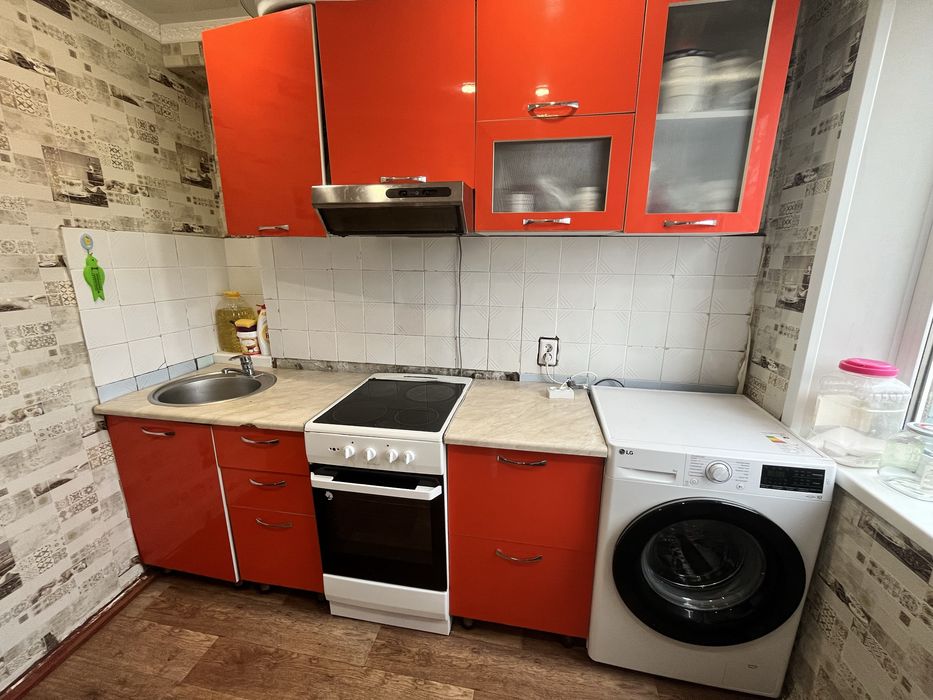 Продам кухонный гарнитур в хорошем состоянии