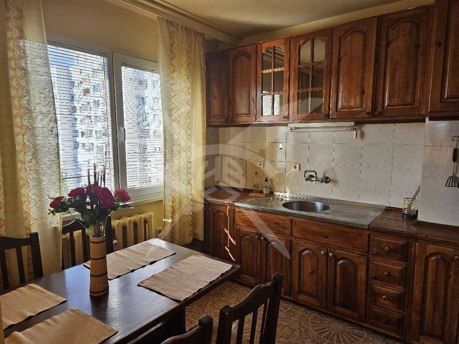 Тристаен апартамент в жк. Люлин 3 №178365