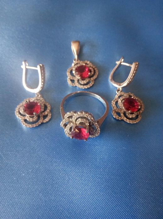 серебрянные наборы, фарфоровая статуэтка