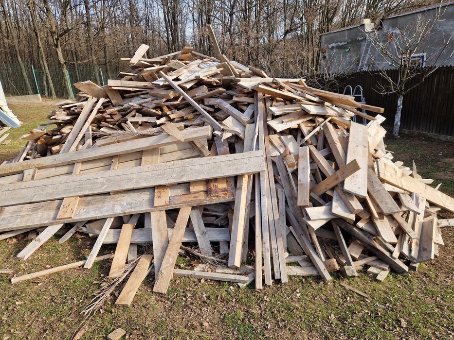 Vând lemne constructii și foc