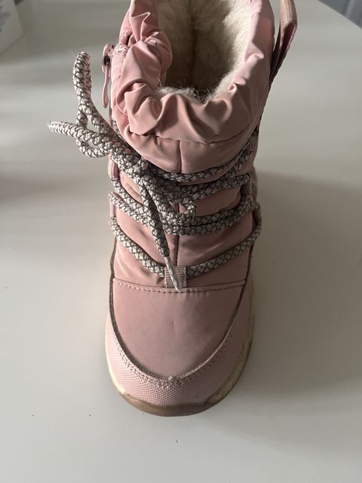 Продам зимнюю обувь для девочек