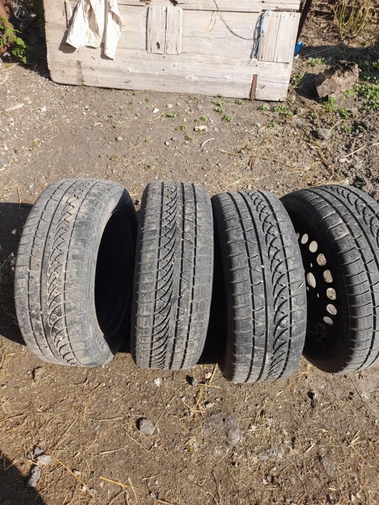 Продавам зимни гуми Петлас
