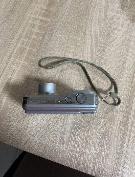Aparat foto Fujifilm AV100 – 12 MP – cu card SD și husă