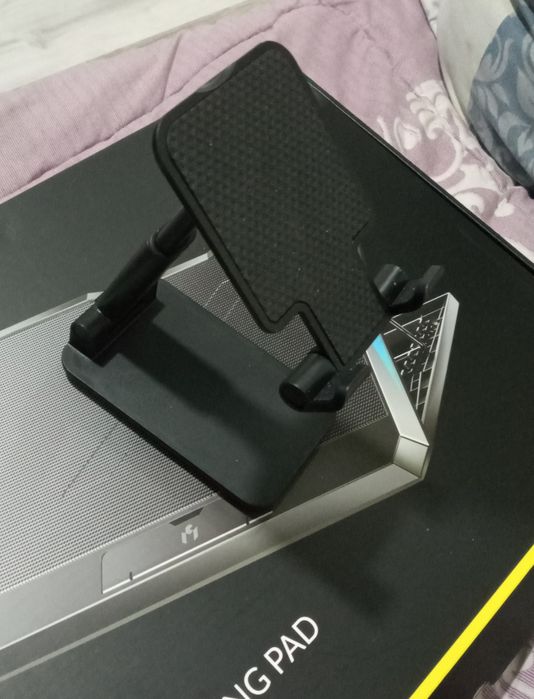 Telefon ushlagich yangi  karopkasi bor olib  koʻring zor narsa