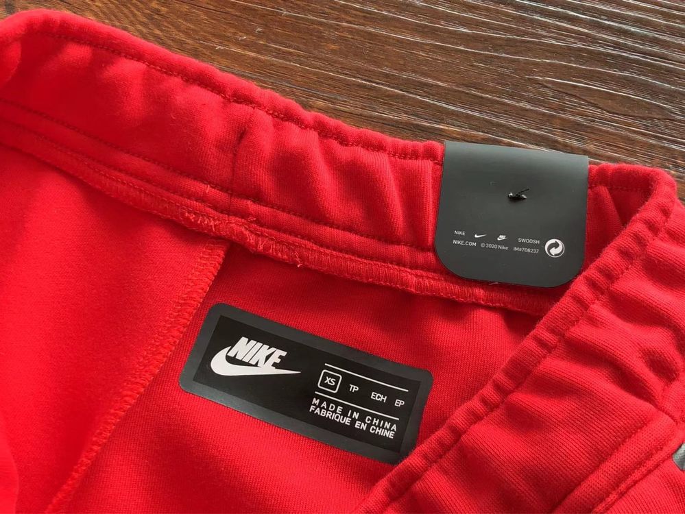 Nike Tech Fleece Rosu