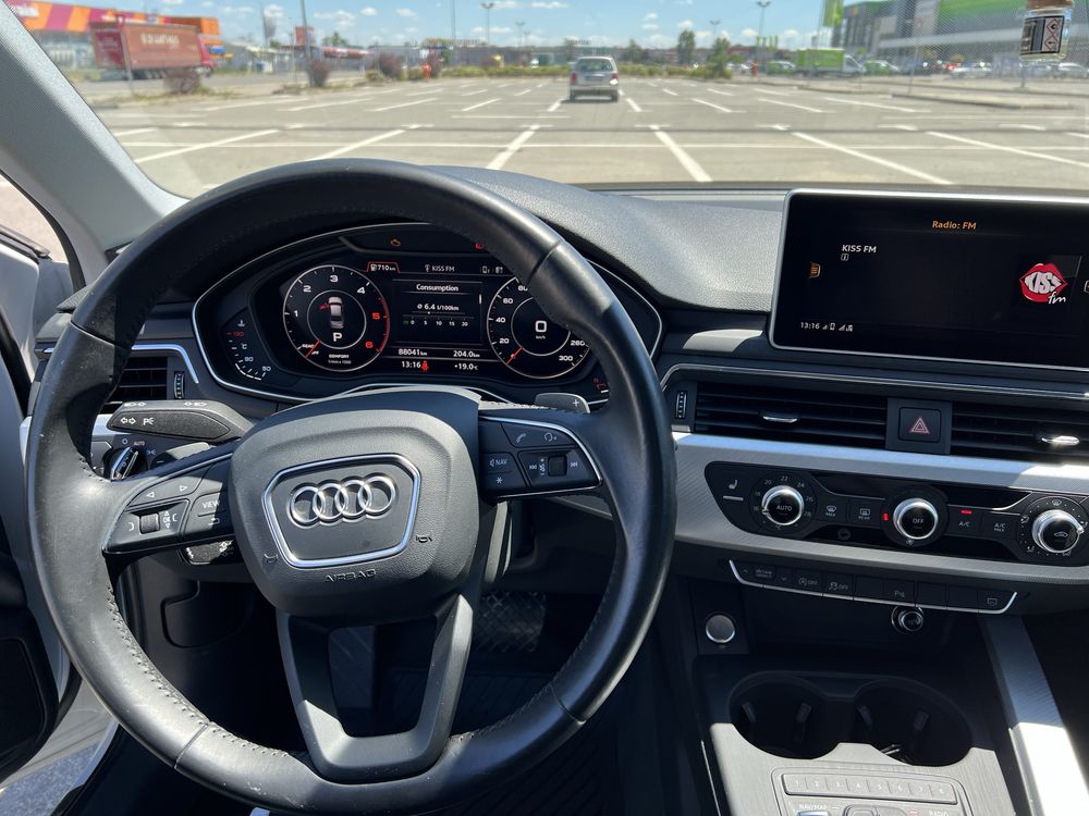 Audi A4-S Line(2017)