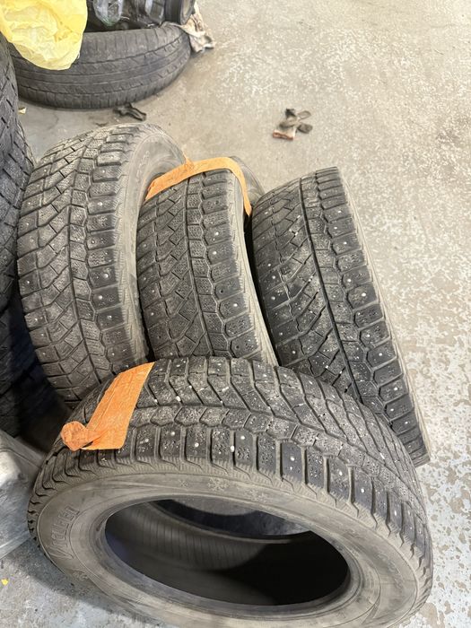 Продам шины зимние шипы не все