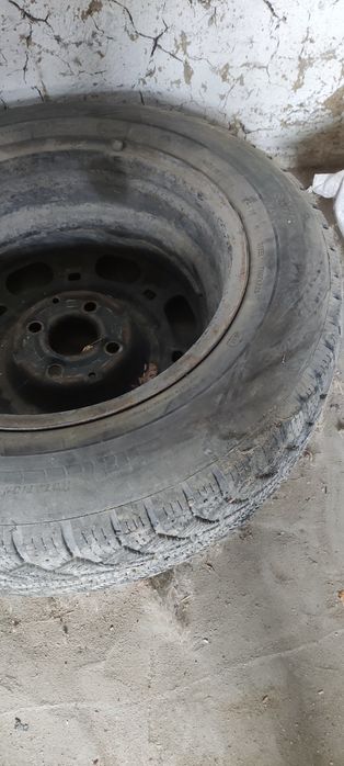 Продаю шины с дисками и без (срочно)