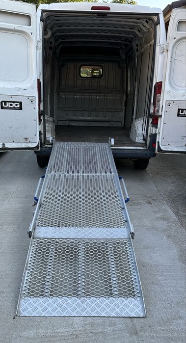 Продавам рампа за бус