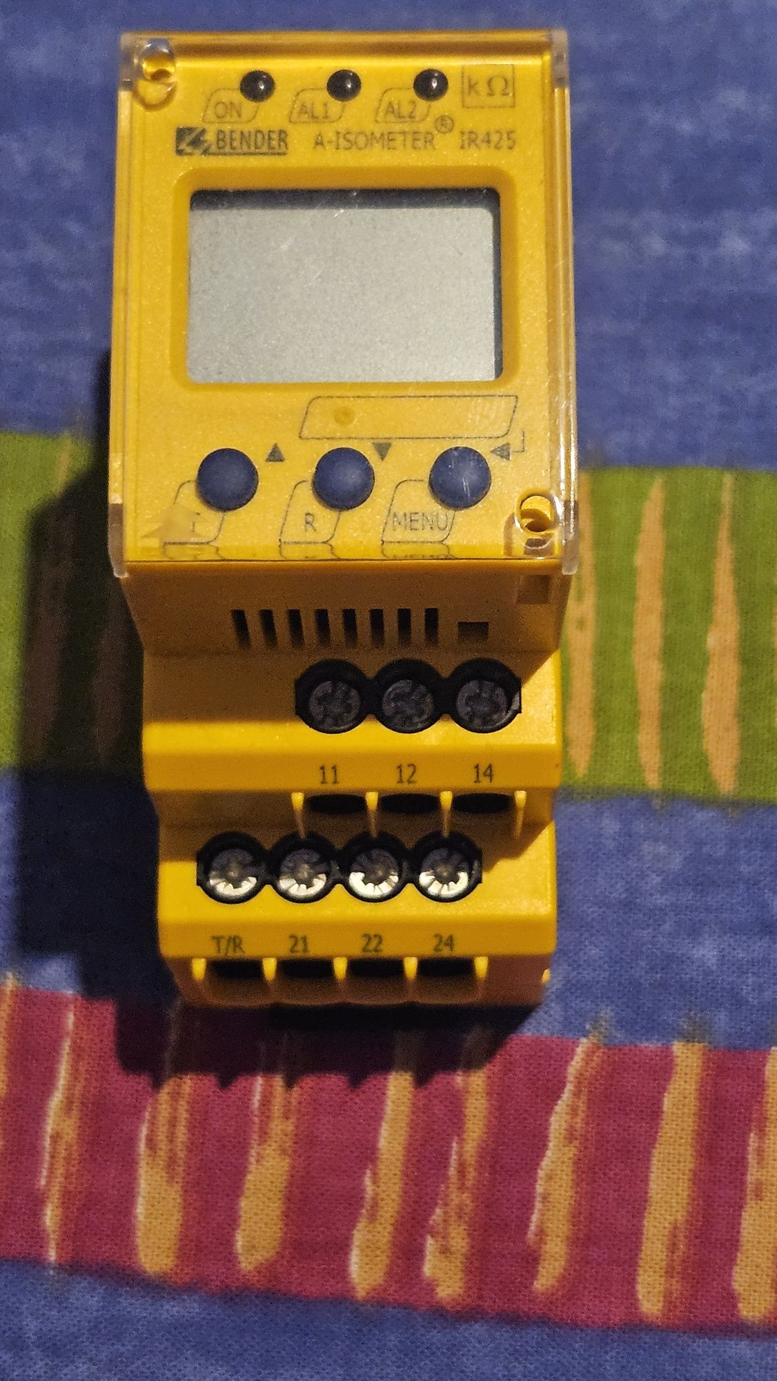 Releu isometru monitorizare izolație. Bender IR 425 D4-1