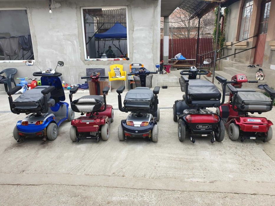 Vand carucior-scuter electric handicap ca nou ,bat.NOI !!!