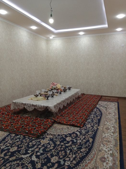 Срочно уй сотилади хонадон жудаям файизли 3 5 сотихли 6 хонали