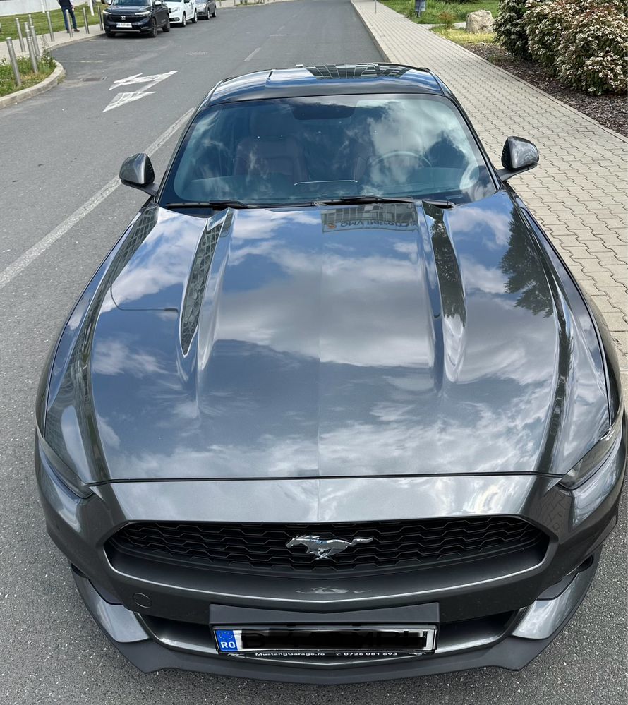 Ford Mustang Coupe 2.3