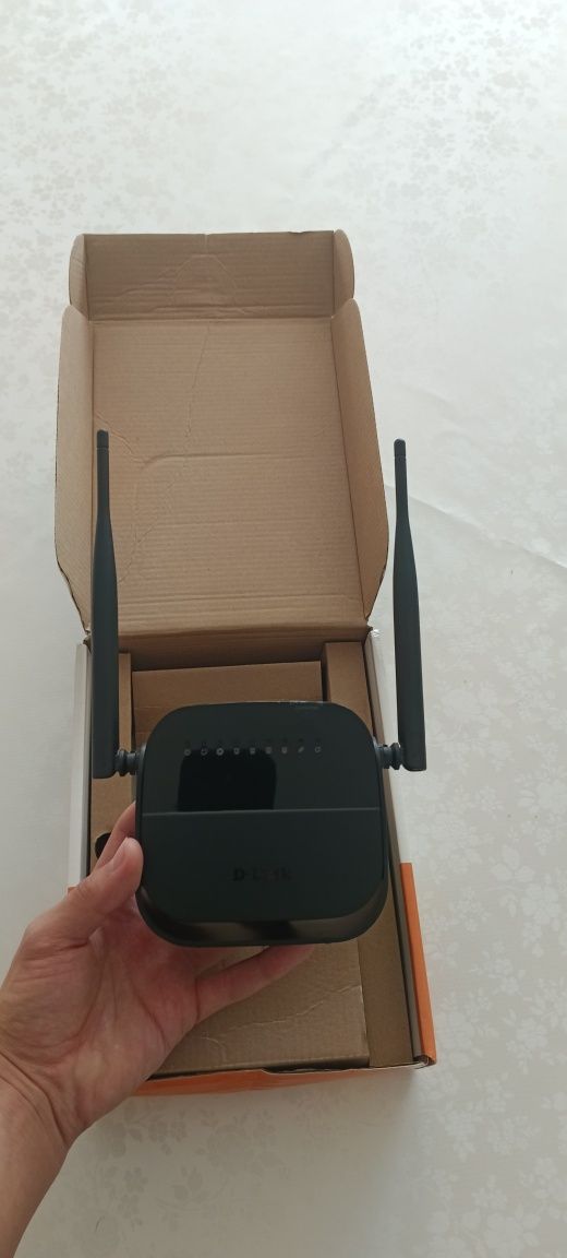 Продам модем-роутер D-link DSL-2750U