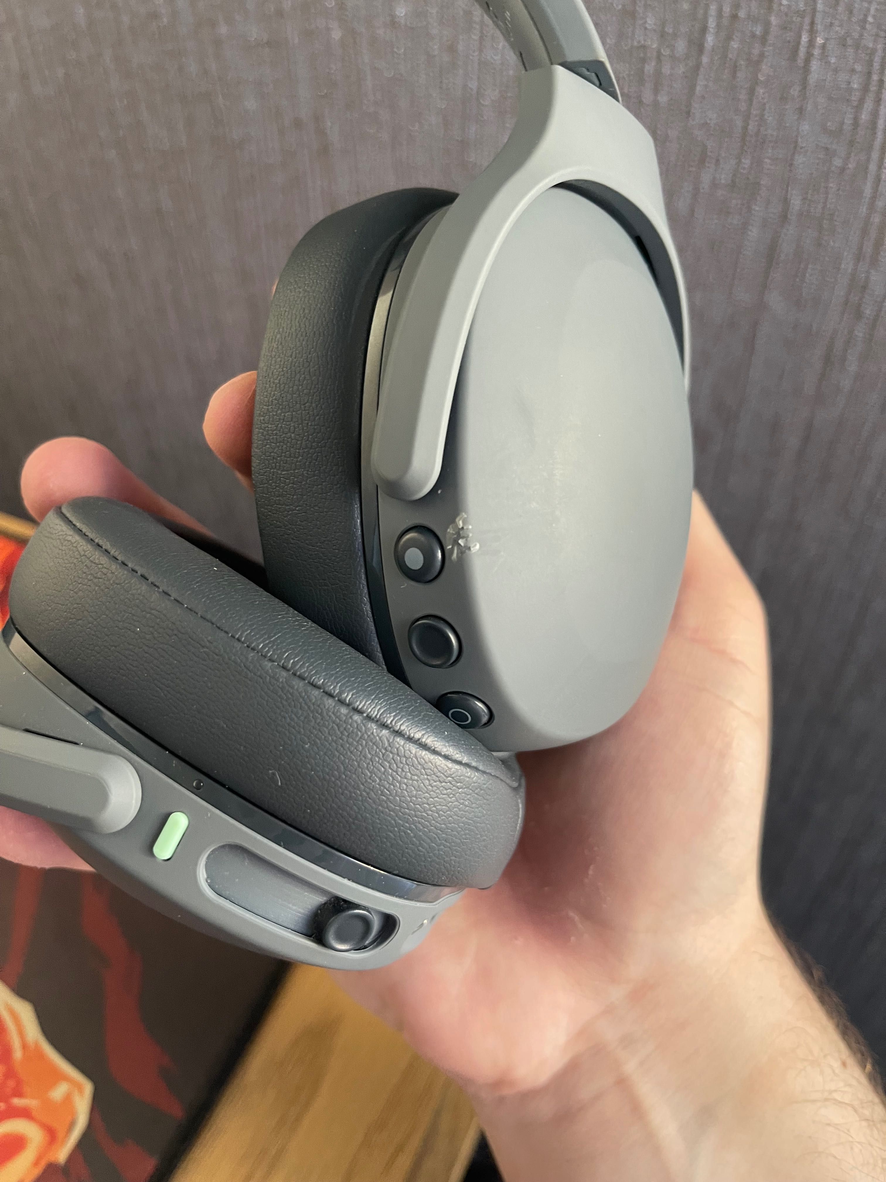 Продавам слушалки Skullcandy Crusher Evo.