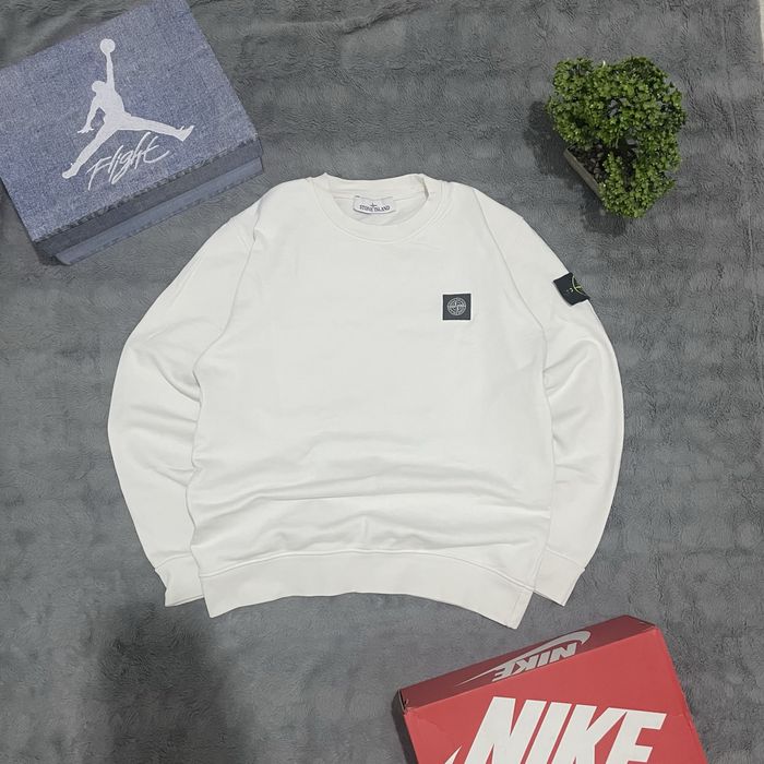 Bluza Stone Island Albă – Mărimea L – Stil Premium & Confort