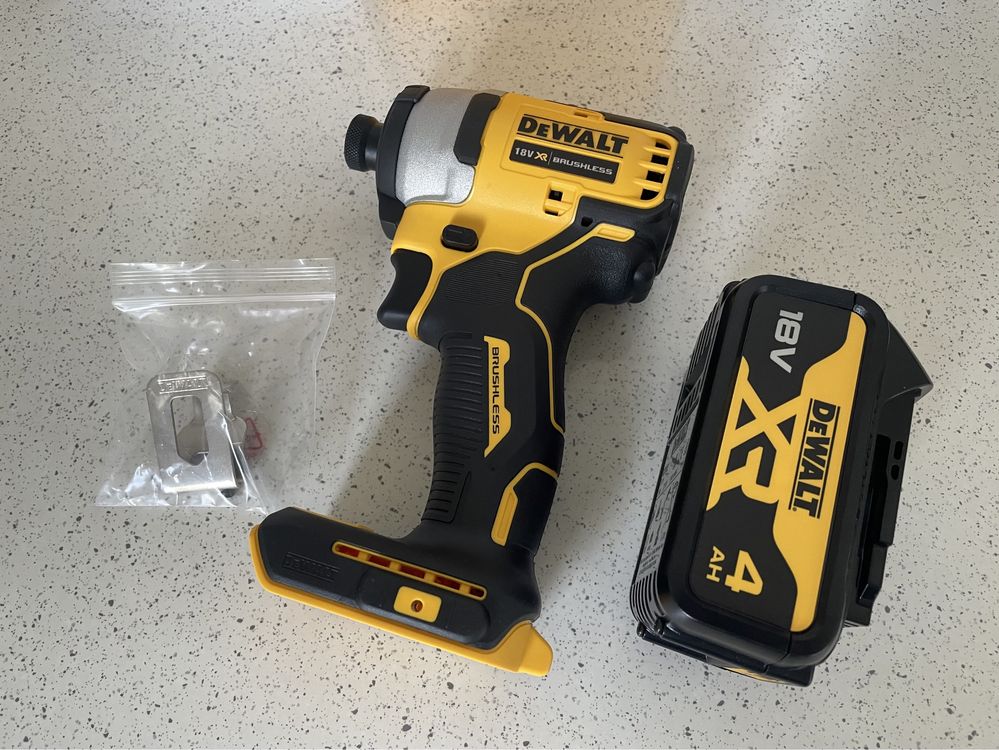 DeWALT Impact  DCF 809 XR. Combo Cu Baterie de 4Ah, Original Nou.