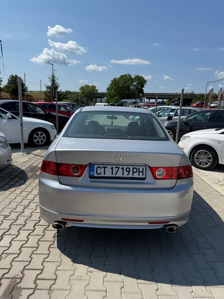 ПРОДАВА СЕ Honda Accord 2.4