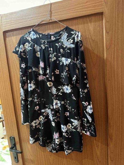 Дамски рокля и гащеризон