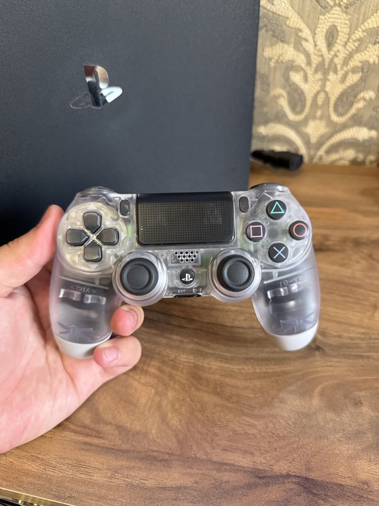 Play Station 4 pro 1tb
