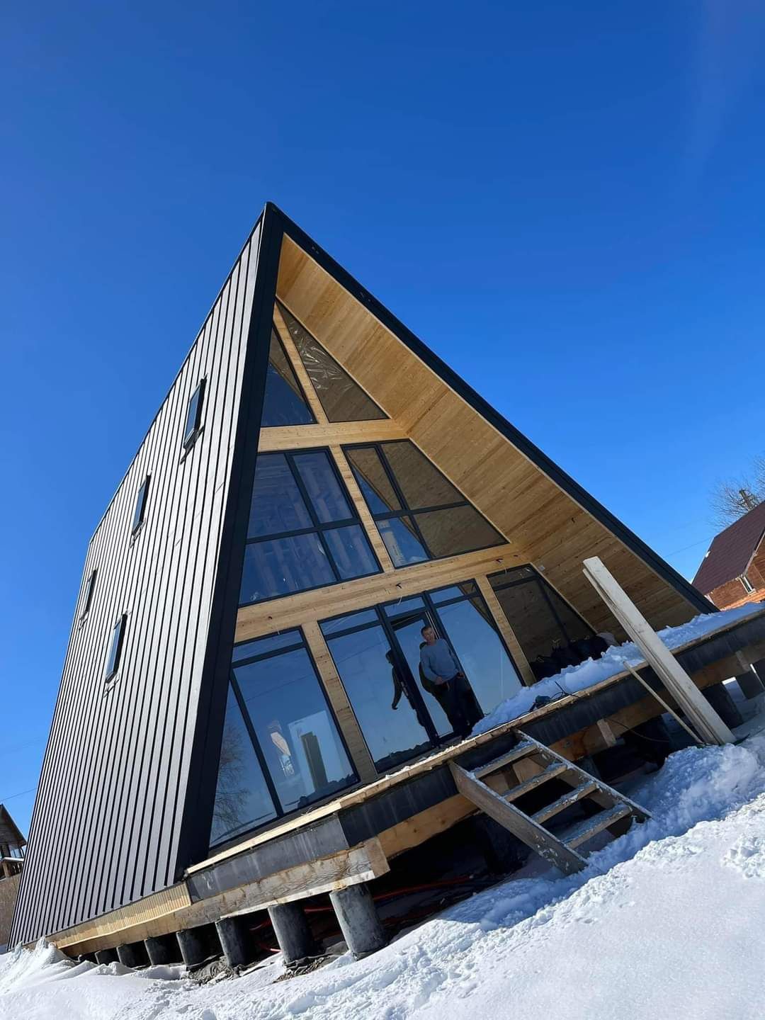 Vindem si construim case din structura de lemn si cabane stil A Frame,