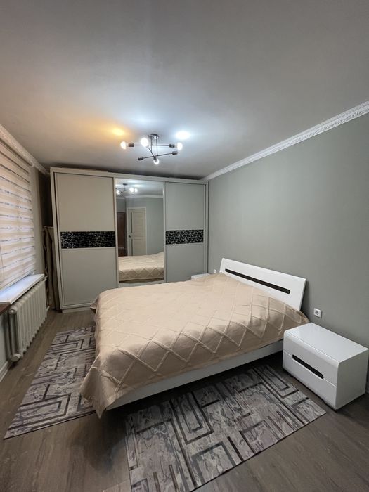 Сдам 3 комн Толе би Байзакова квартиру от 2 недель и месяца до года