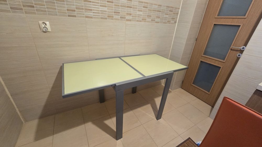 Vând masa Mobexpert