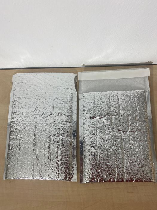 Pungi Termoizolante 16x20cm cu Strat Aluminiu; Plic cu Clapetă Adezivă