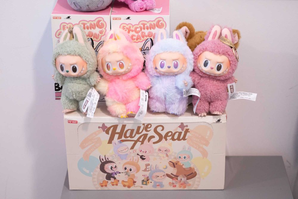 Set complet Pop Mart Labubu – Have A Seat, sigilat, original