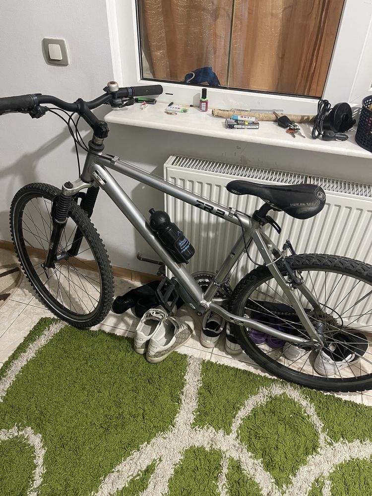 Bicicleta adusa din germania arata ca noua,sau schimb cu diverse
