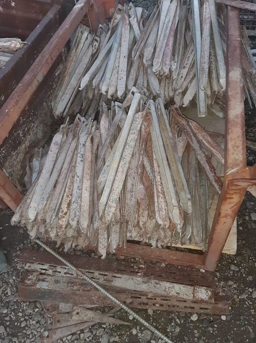Vând și închiriez panouri doka,schelă metalică,popi metalici,montanți