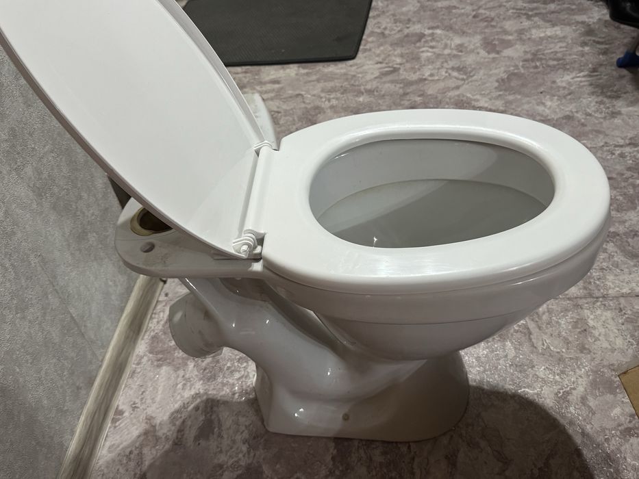 Унетаз продам все рабочее