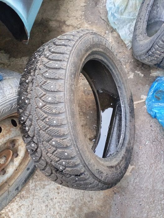 Продам зимнюю покрышку р16.