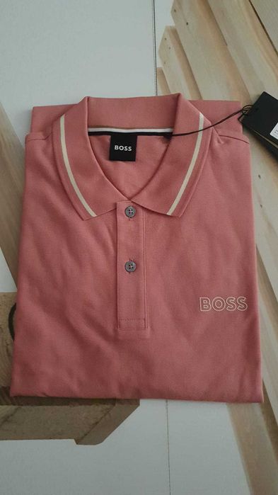 Vand tricou barbati Hugo Boss masura M   original nou