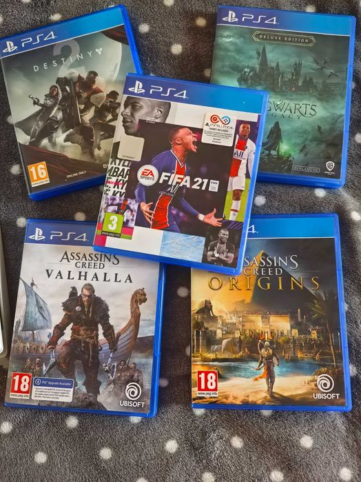 PS4 Pro alb 2 manete și jocuri incluse