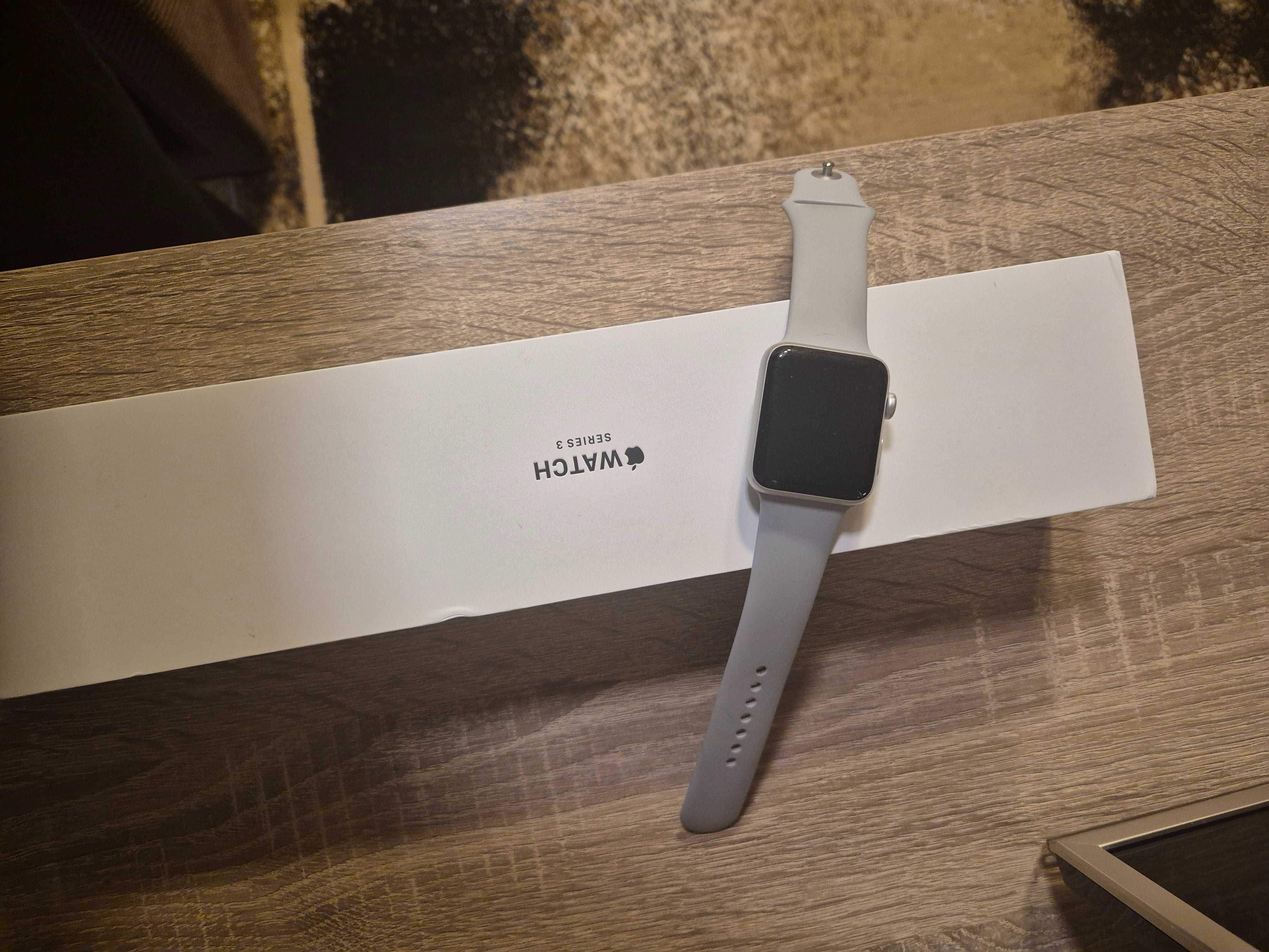 Продавам Apple watch 2 броя