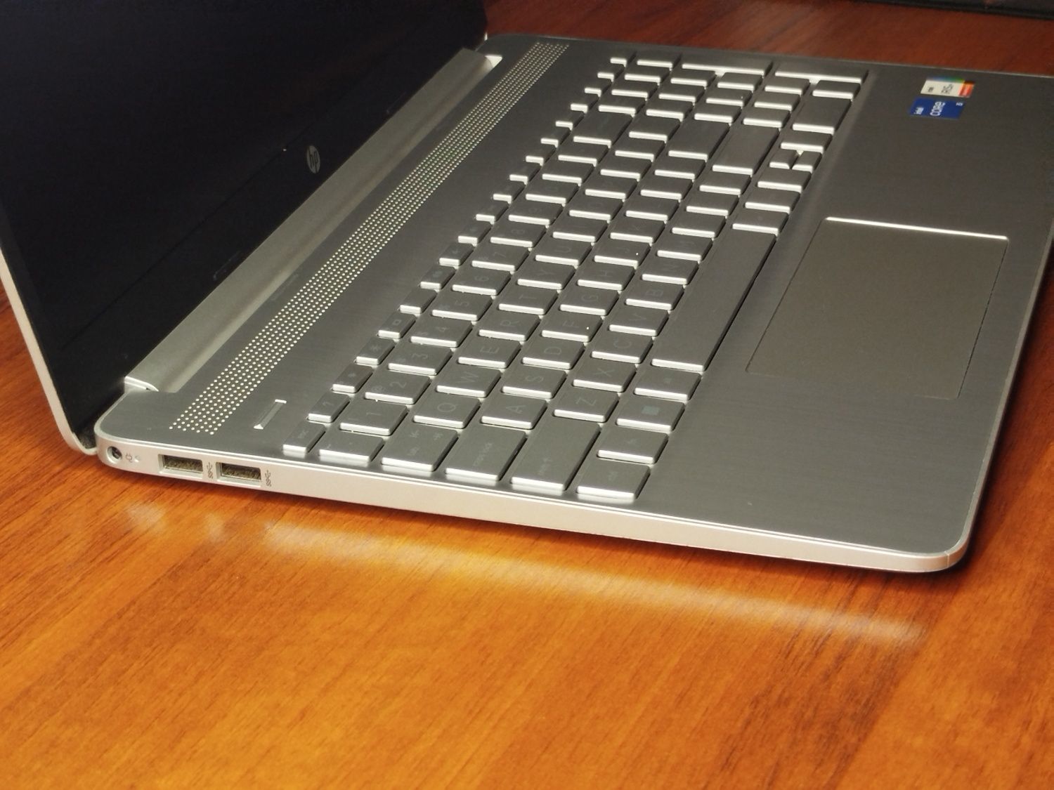 Ультратонкий ноутбук HP Intel Core i5 1235, 10 ядер 8/512 как новый
