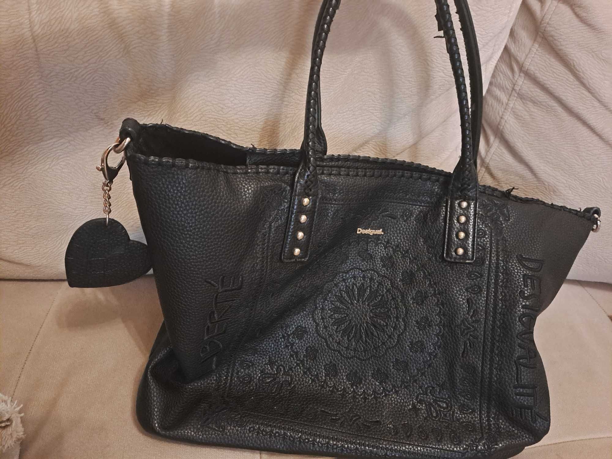 Черна дамска чанта Desigual