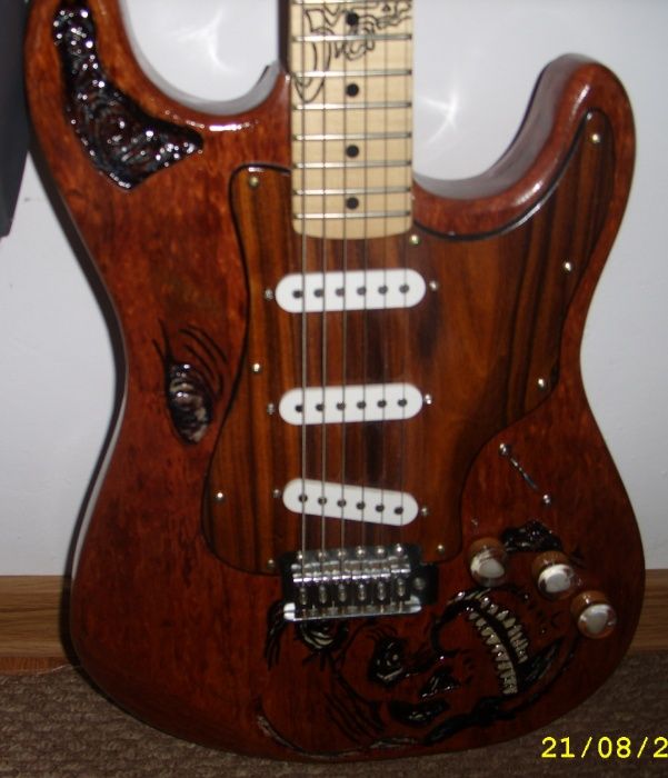 Chitara electrica tip STRATOCASTER lemn de BUBINGA