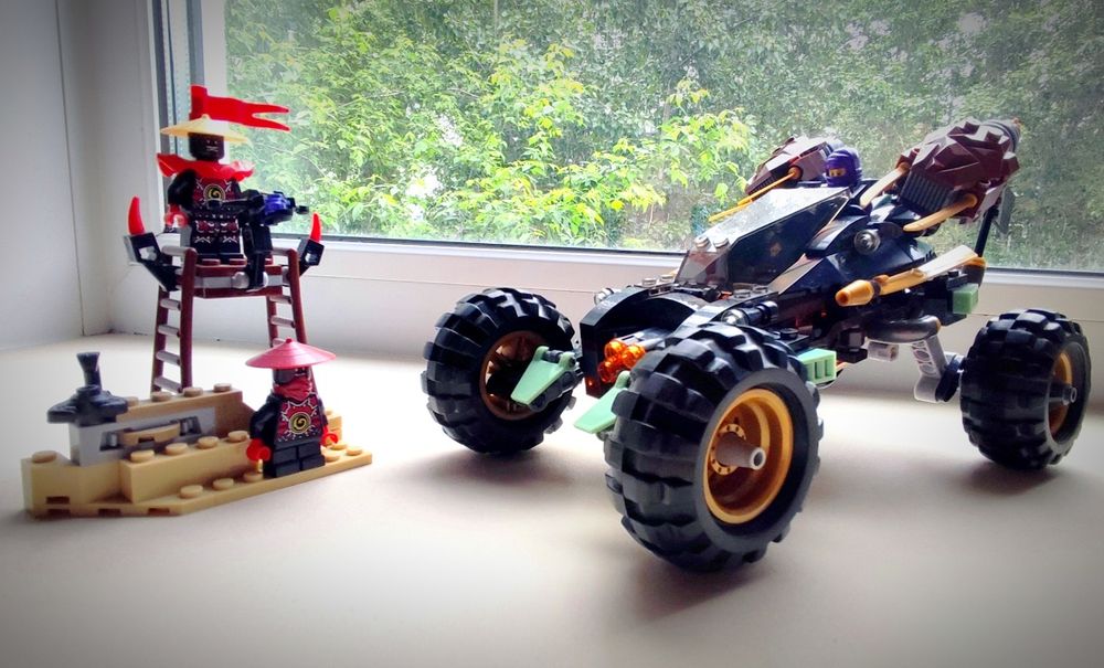 Продам Лего ниндзяго внедорожник Коула.