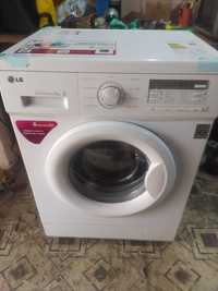 Срочно продам стиральную машинку автомат LG-5кг