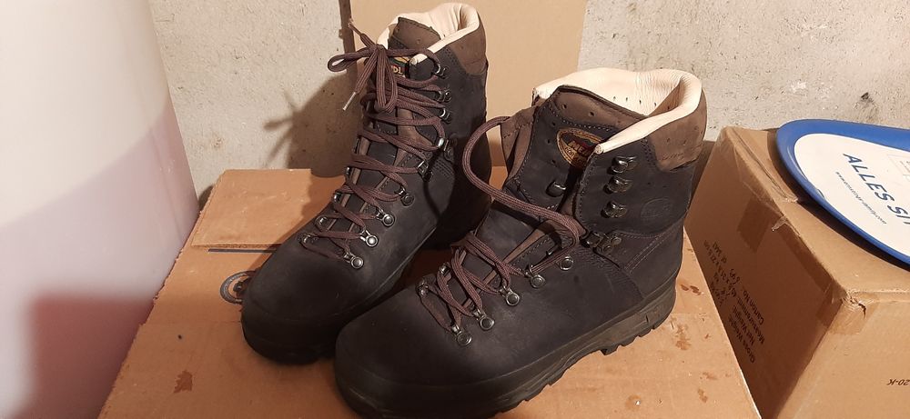 ЛОВНИ / ТУРИСТИЧЕСКИ обувки Island MFS Active GTX Dark Brown GoreTex