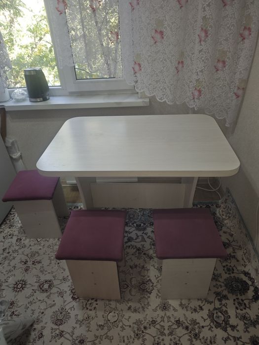 Продам кухонный стол