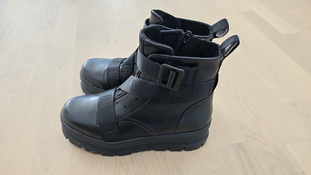 UGG Ghete platform din piele Sid