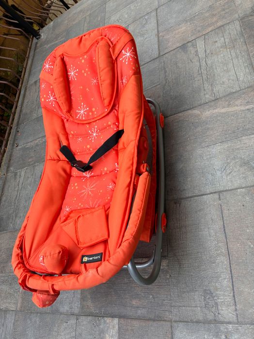 Бебешки шезлонг.