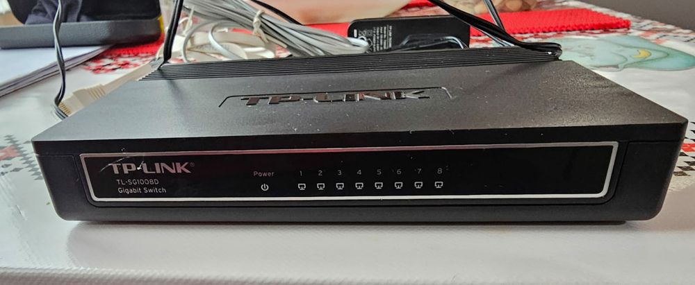 Switch 8 porturi TL-SG1008D