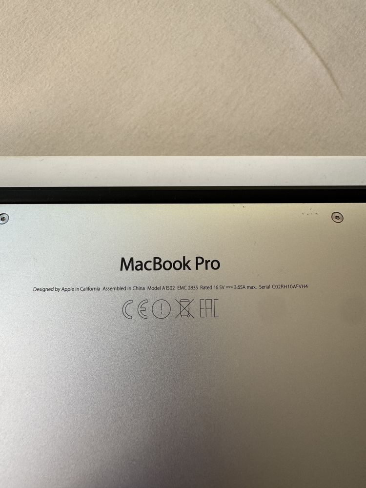 Macbook Pro 2015 13” 8GB Ram / 128GB SSD