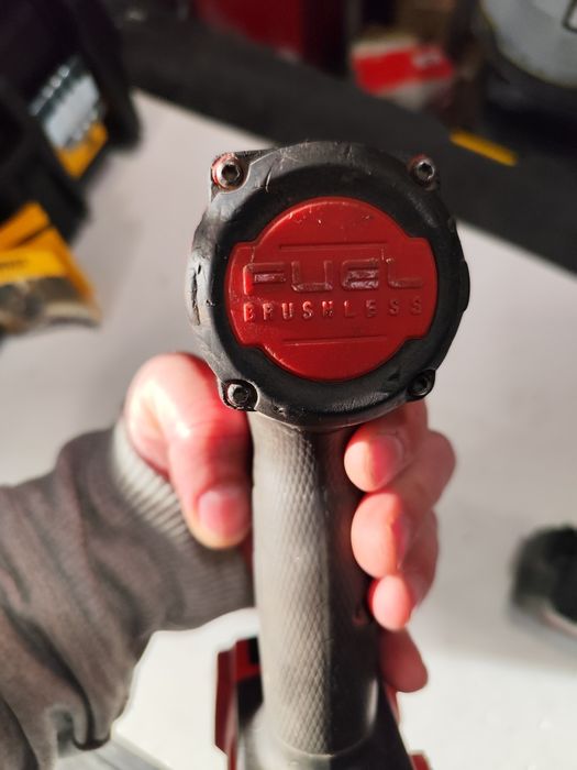 Безчетков акумулаторен импактдрайвър Милуоки  Milwaukee M18 FID + 4Ah