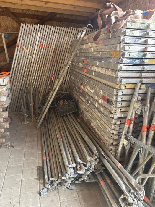 Inchiriez schelă Layher