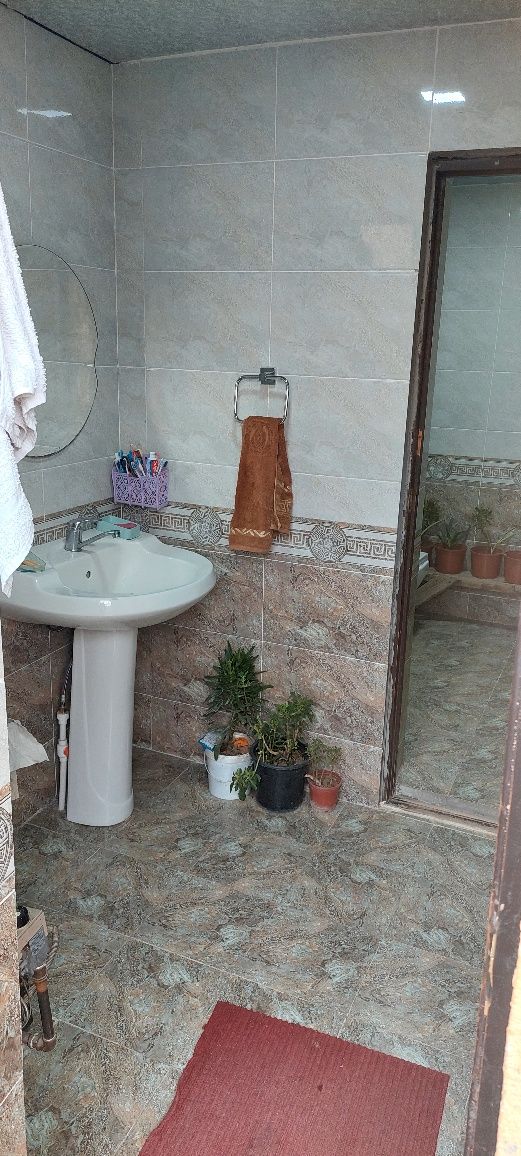 7 hona 6 sotok uchastka sotiladi